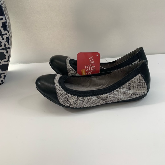 Wear Ever women’s Flats shoes sneak/black  color size 6,6.5,8,8.5 - Picture 8 of 9